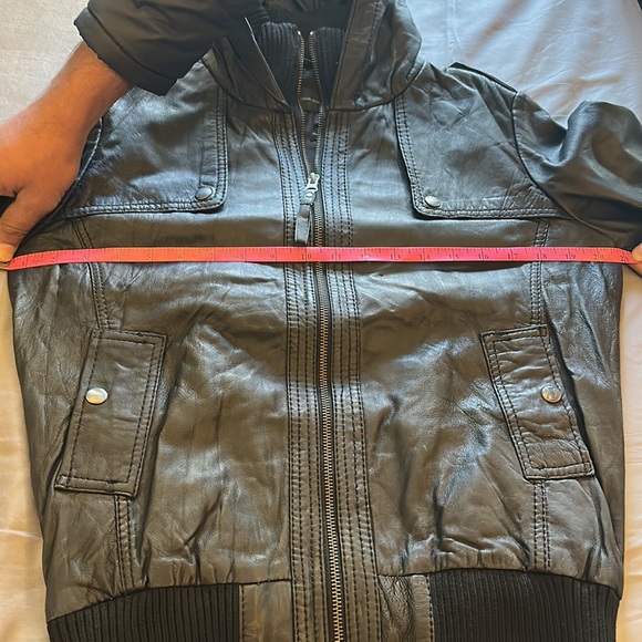 MANGO 100% Sheep Leather Black Bomber Jacket with hood & lining and pockets ! - Picture 16 of 16